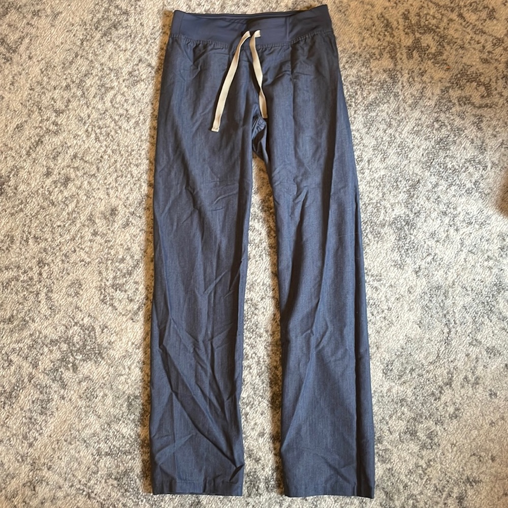 FIGS special edition heather gray Livingston scrub bottom
